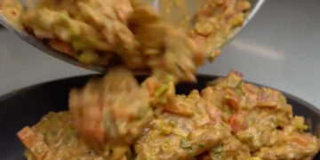 SMASHED PLANTAIN SALAD